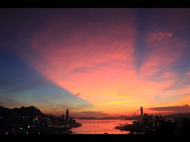 紅香爐峰瞬間變幻時